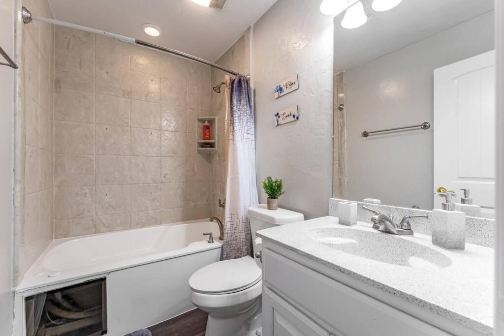Family Friendly 2Bdrm-Walk To At&T/Cowboys Stadium Arlington Zewnętrze zdjęcie