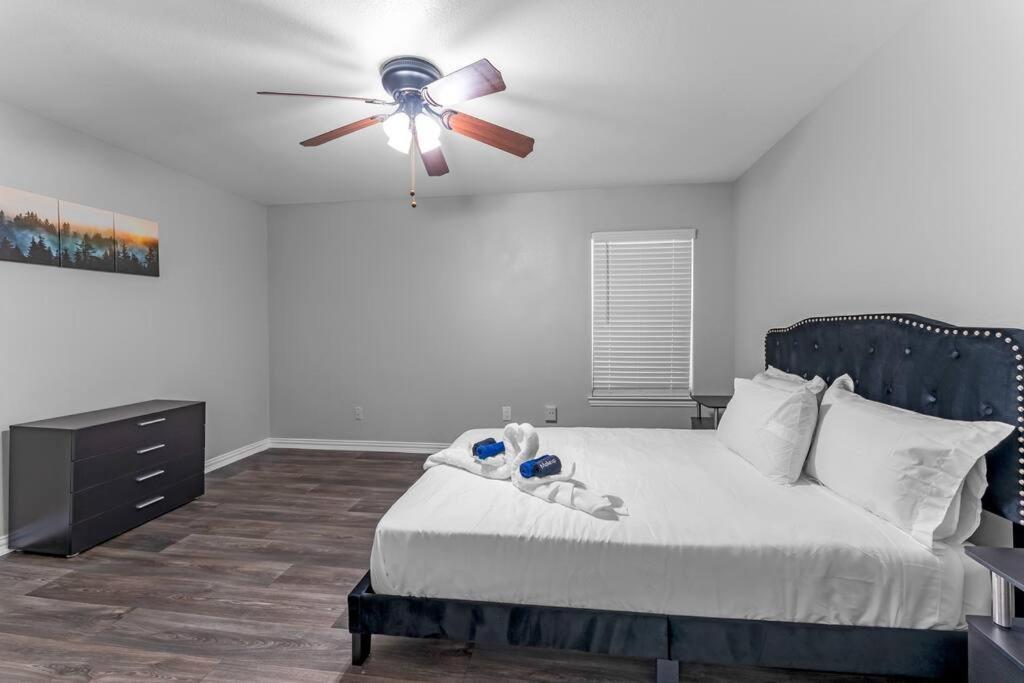 Family Friendly 2Bdrm-Walk To At&T/Cowboys Stadium Arlington Zewnętrze zdjęcie