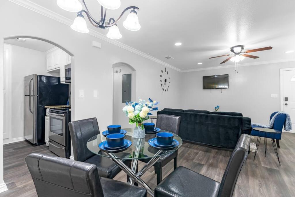 Family Friendly 2Bdrm-Walk To At&T/Cowboys Stadium Arlington Zewnętrze zdjęcie