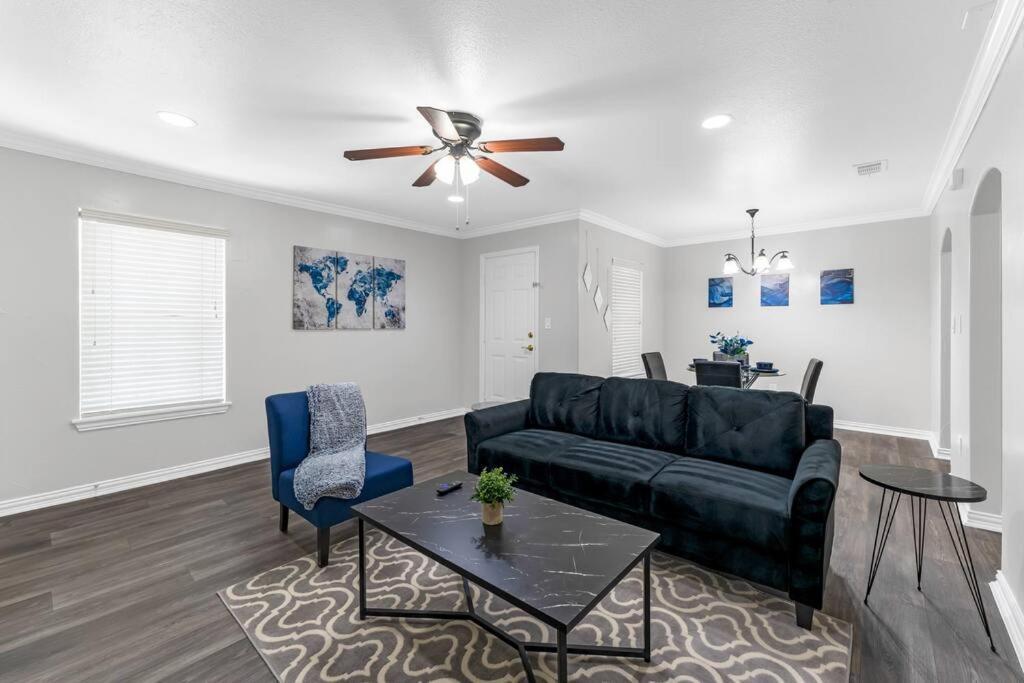 Family Friendly 2Bdrm-Walk To At&T/Cowboys Stadium Arlington Zewnętrze zdjęcie