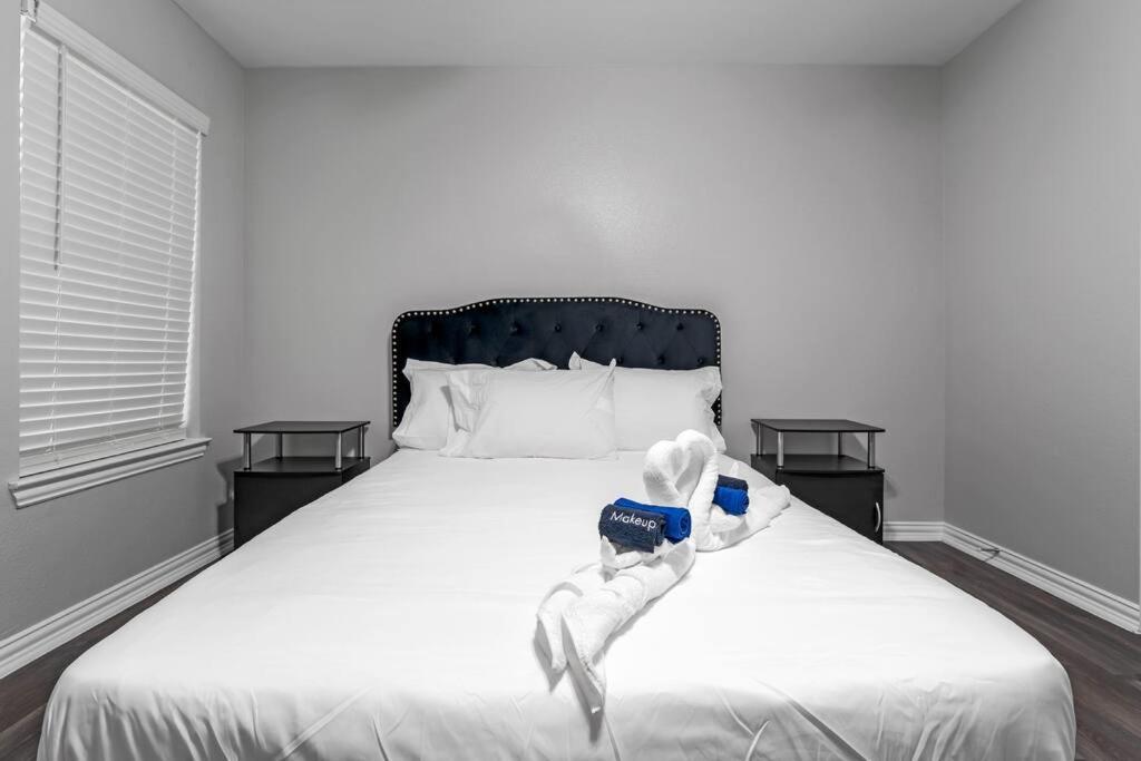 Family Friendly 2Bdrm-Walk To At&T/Cowboys Stadium Arlington Zewnętrze zdjęcie