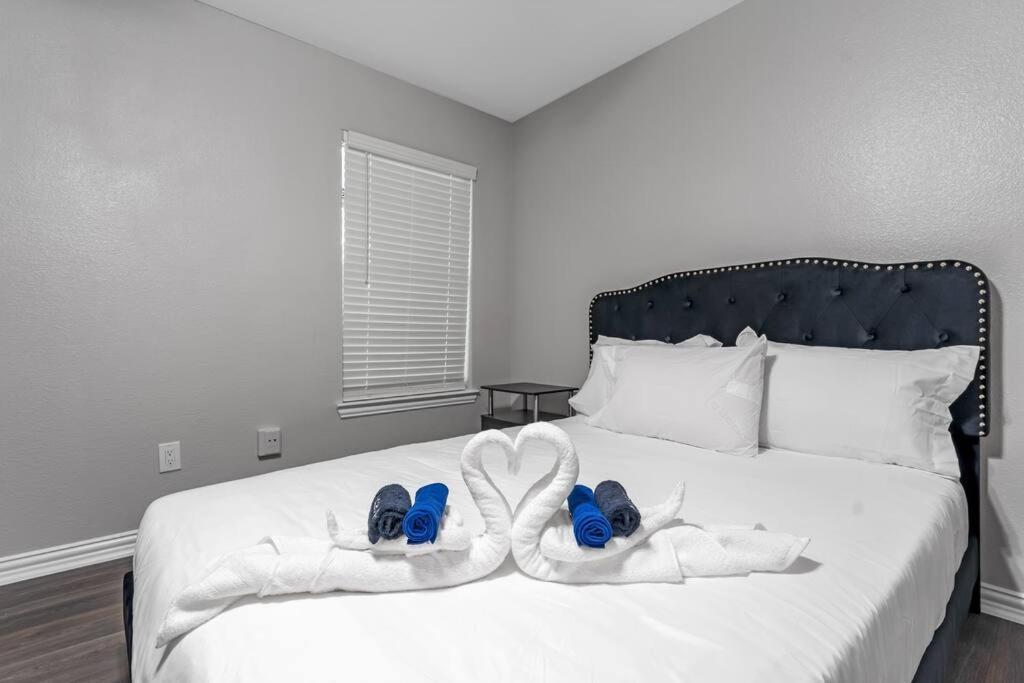Family Friendly 2Bdrm-Walk To At&T/Cowboys Stadium Arlington Zewnętrze zdjęcie